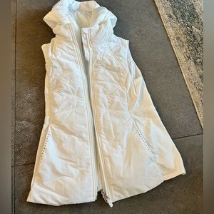 Lululemon white vest size 6